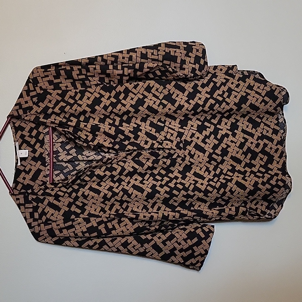 Dana Buchman flowy blouse size small